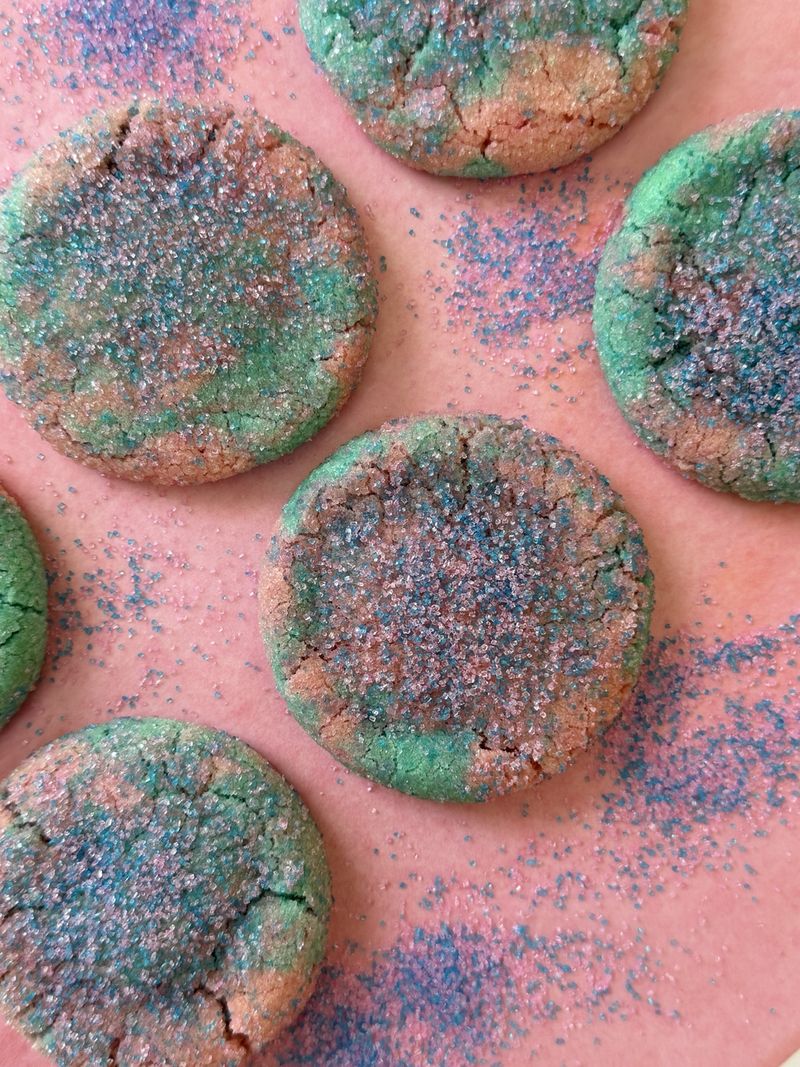Sparkly pink and blue cotton candy cookies